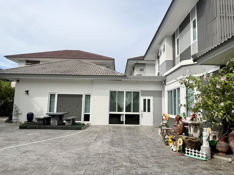 Lake Valley Bowin, Chon Buri (Pattaya), Nong Khae Road, Bo Win, Si Racha, Chon Buri (Pattaya), 5 Bedrooms, 520 sqm, Single Detached House For Sale, by Paula ., 500289171 - DDproperty.com