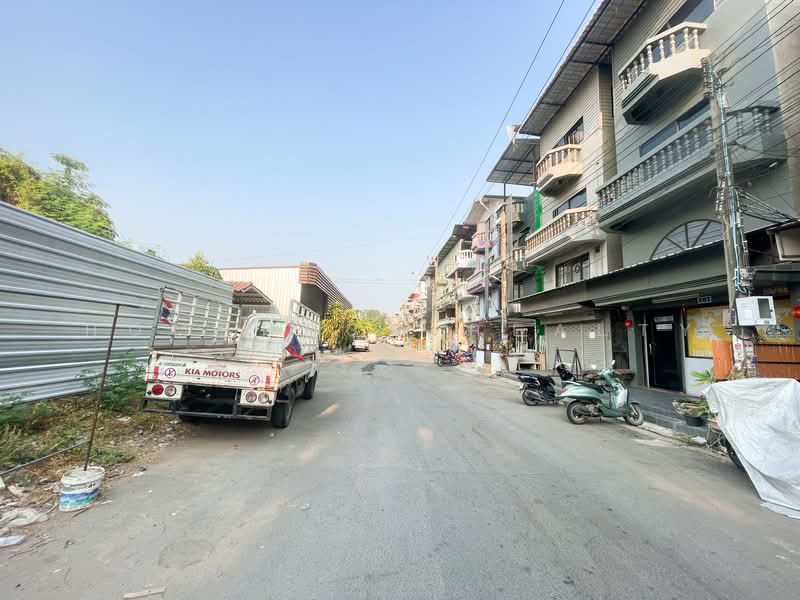 ขาย - ทาวน์โฮม 3.5 ชั้น รีโนเวทใหม่ ซอยร่มเกล้า 21 แยก 2 เขตลาดกระบัง, กรุงเทพ