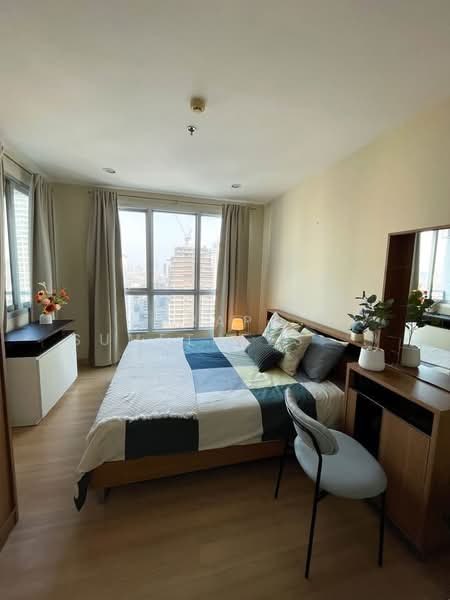 Life @ Sathorn 10, Bangkok, 48 Soi Sathorn 10, Sathorn Road, Silom, Bang Rak, Bangkok, 1 Bedroom, 41 sqm, Condo For Sale, by Orapa Sumetheesirisakul, 500289233 - DDproperty.com