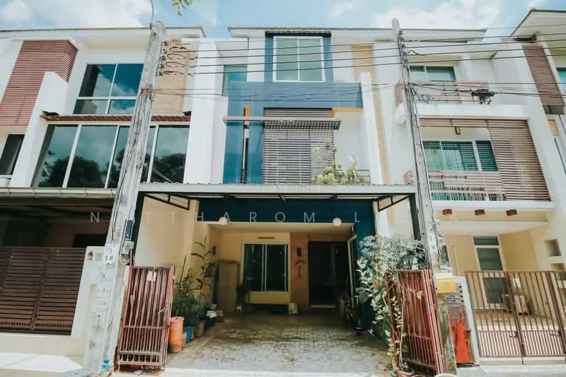 Thanapat Haus Sathorn - Narathiwas, Bangkok, Soi Chuen Chitrung, Nontri Road, Chong Nonsi, Yan Nawa, Bangkok, 3 Bedrooms, 200 sqm, Townhouse For Sale, by Nuttharom Linla, 500289236 - DDproperty.com