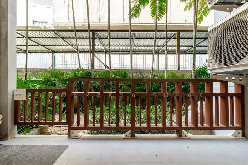 Von Napa Sukhumvit 38, Bangkok, Soi Sukhumvit 38, Phra Kanong, Khlong Toei, Bangkok, 2 Bedrooms, 105 sqm, Condo For Rent, by Boonraksa Sopak, 500289254 - DDproperty.com