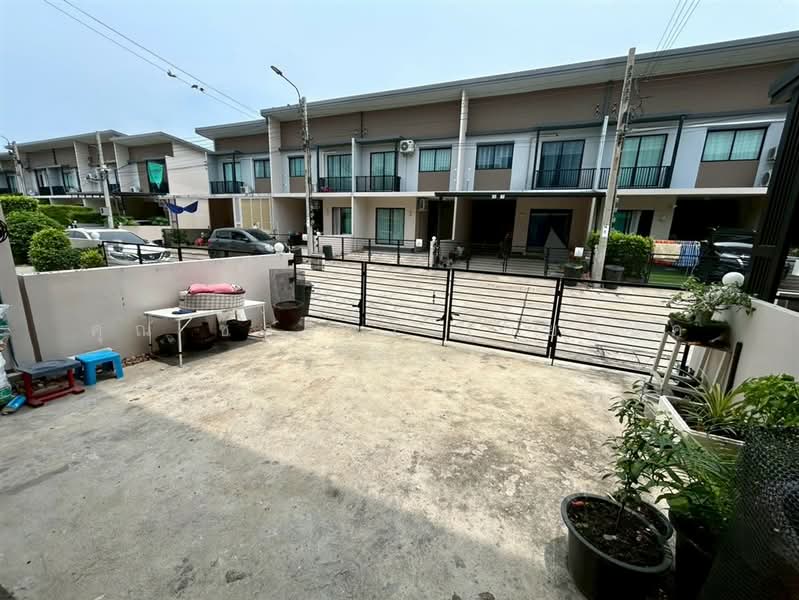 Mettown Bangna : ทาวน์โฮม เมททาวน์ บางนา, สมุทรปราการ, 83 หมู่ 9, ต.บางบ่อ, บางบ่อ, บางบ่อ, สมุทรปราการ, 100 ตร.ม., ทาวน์เฮ้าส์ ขาย, โดย คุณ ชลธิชา ไชยวงค์ (ไอซ์), 500289288 - DDproperty.com