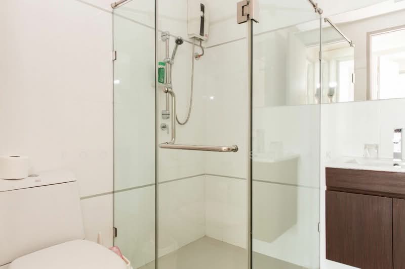 Thru Thonglor, Bangkok, Petchaburi Road, Bang Kapi, Huai Khwang, Bangkok, 2 Bedrooms, 63 sqm, Condo For Rent, by Boonraksa Sopak, 500289299 - DDproperty.com
