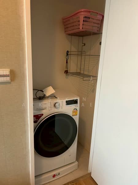 Siri At Sukhumvit, Bangkok, 902 Sukhumvit Road, Phra Kanong, Khlong Toei, Bangkok, 1 Bedroom, 52 sqm, Condo For Rent, by Sakan Akkara-aektalin, 500289342 - DDproperty.com