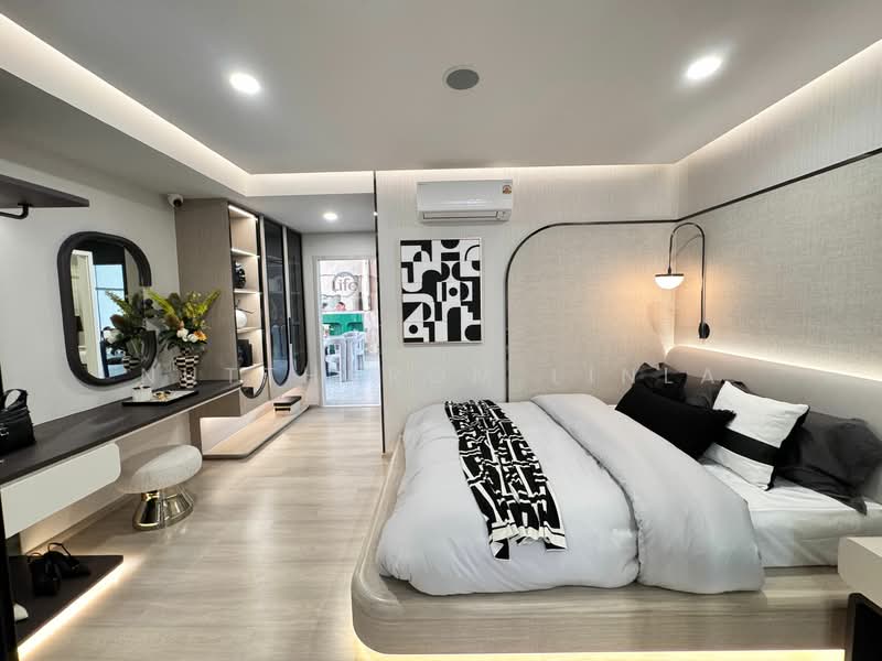 LIFE JJ Interchange Pet Pal, Bangkok, Samsen Nai, Phaya Thai, Bangkok, 2 Bedrooms, 35 sqm, Condo For Sale, by Nattapat Reunyota, 500289414 - DDproperty.com