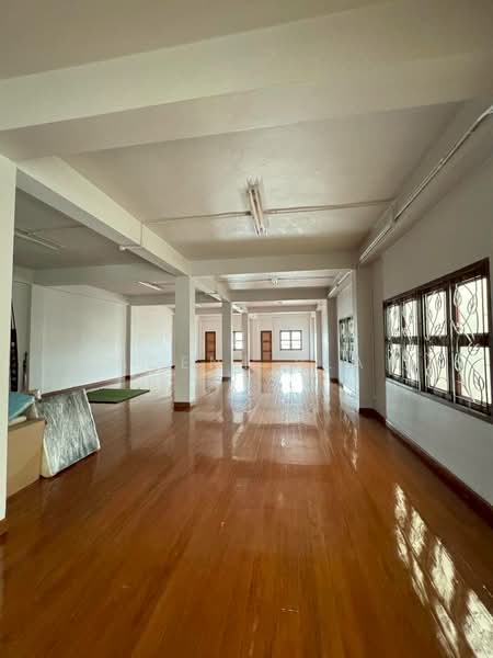 For Rent: 4-Storey Commercial Building (2 Connected Units) near BTS Si Nut (SPSP655), Bangkok, ศรีนครินทร์, Suan Luang, Suan Luang, Bangkok, , 1,000 sqm, Shophouse For Rent, by Agent Pla, 500289427 - DDproperty.com