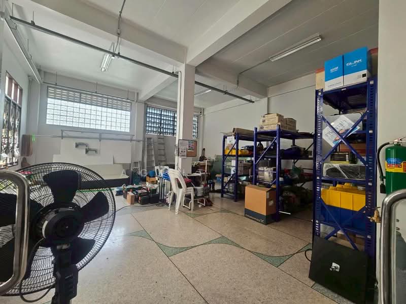 For Rent: 4-Storey Commercial Building (2 Connected Units) near BTS Si Nut (SPSP657), Bangkok, ศรีนครินทร์, Suan Luang, Bangkok, , 1,000 sqm, Shophouse For Rent, by Agent Pla, 500289427 - DDproperty.com