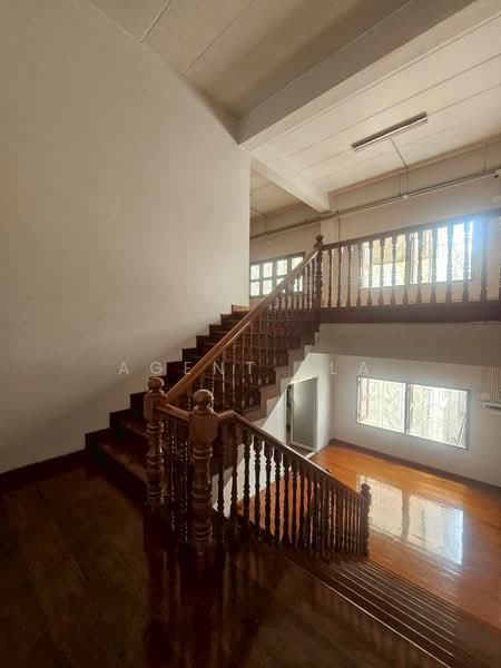 For Rent: 4-Storey Commercial Building (2 Connected Units) near BTS Si Nut (SPSP657), Bangkok, ศรีนครินทร์, Suan Luang, Bangkok, , 1,000 sqm, Shophouse For Rent, by Agent Pla, 500289427 - DDproperty.com