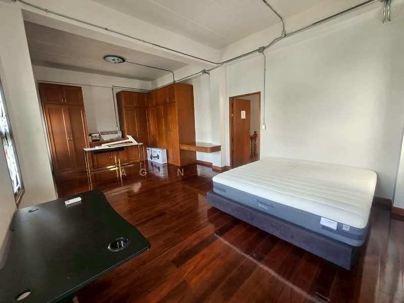 For Rent: 4-Storey Commercial Building (2 Connected Units) near BTS Si Nut (SPSP657), Bangkok, ศรีนครินทร์, Suan Luang, Bangkok, , 1,000 sqm, Shophouse For Rent, by Agent Pla, 500289427 - DDproperty.com
