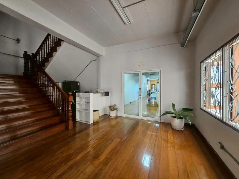 For Rent: 4-Storey Commercial Building (2 Connected Units) near BTS Si Nut (SPSP657), Bangkok, ศรีนครินทร์, Suan Luang, Bangkok, , 1,000 sqm, Shophouse For Rent, by Agent Pla, 500289427 - DDproperty.com
