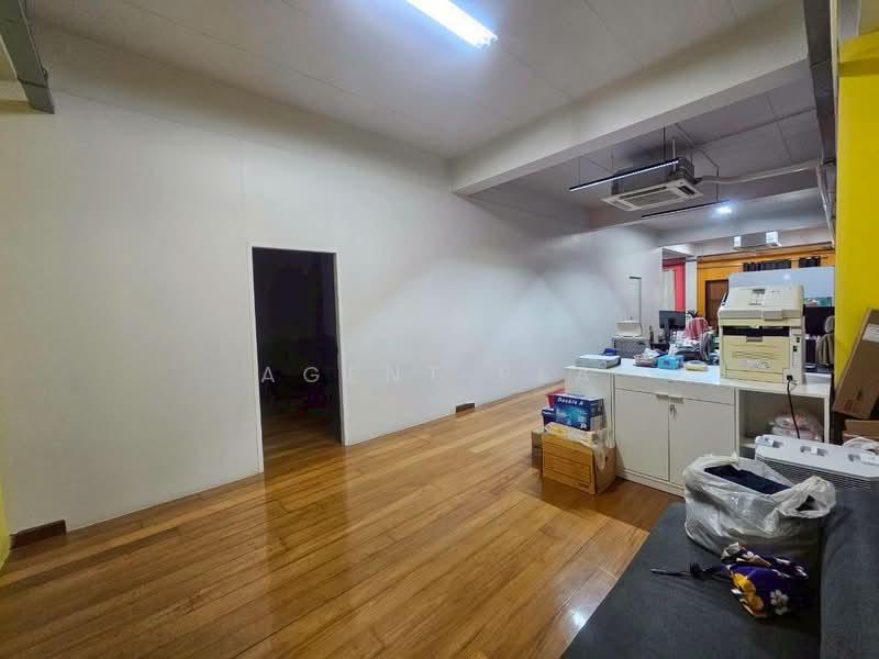 For Rent: 4-Storey Commercial Building (2 Connected Units) near BTS Si Nut (SPSP657), Bangkok, ศรีนครินทร์, Suan Luang, Bangkok, , 1,000 sqm, Shophouse For Rent, by Agent Pla, 500289427 - DDproperty.com