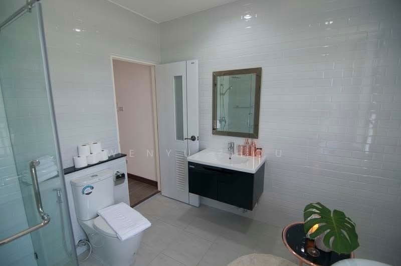 Modern Luxury Villa White Tara Villa Wang Tran, Chiang Mai, San Phak Wan, Hang Dong, Chiang Mai, 4 Bedrooms, 309 sqm, Villa For Rent, by Wenyu Zhou, 500289461 - DDproperty.com
