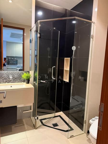 The Address Sukhumvit 28, Bangkok, 1 Soi Sukhumvit 28, Khong Tan, Khlong Toei, Bangkok, 2 Bedrooms, 66 sqm, Condo For Rent, by Boonraksa Sopak, 500289471 - DDproperty.com