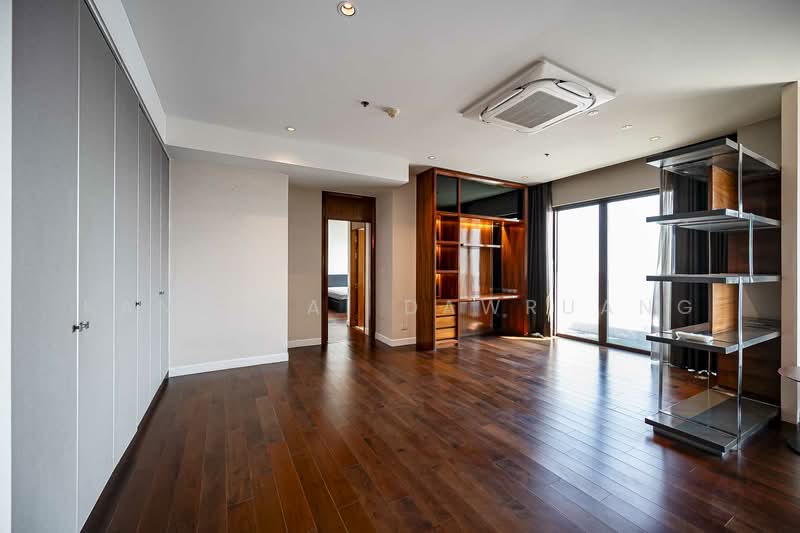 The Emporio Place, Bangkok, 93 Soi Sukhumvit 24, Sukhumvit Road, Khong Tan, Khlong Toei, Bangkok, 3 Bedrooms, 250 sqm, Condo For Sale, by Kanrutai Dawruang, 500289492 - DDproperty.com
