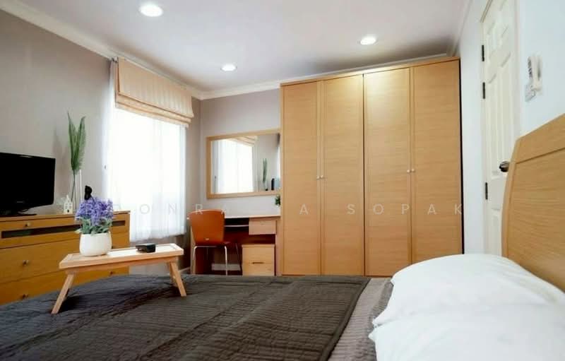 Lumpini Suite Sukhumvit 41, Bangkok, Soi Sukhumvit 41, Khlong Tan Nua, Watthana, Bangkok, 2 Bedrooms, 71 sqm, Condo For Rent, by Boonraksa Sopak, 500289543 - DDproperty.com