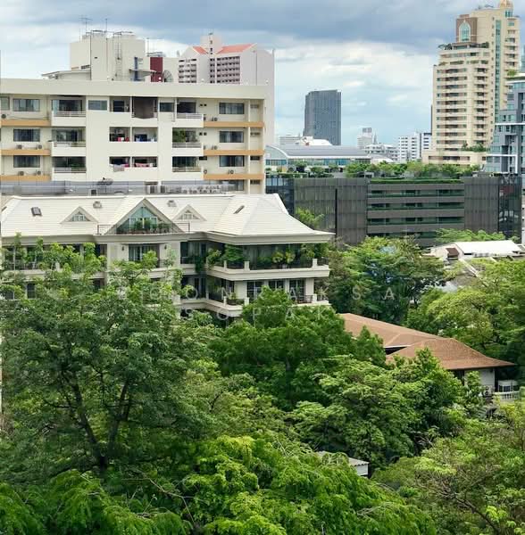 Vittorio 39, Bangkok, 8 Sukhumvit, Khlong Tan Nua, Watthana, Bangkok, 2 Bedrooms, 127 sqm, Condo For Rent, by Boonraksa Sopak, 500289577 - DDproperty.com