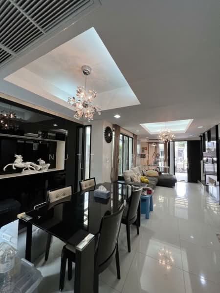 4-BR Townhouse, Bangkok, Chan Kasem, Chatuchak, Bangkok, 4 Bedrooms, 325 sqm, Townhouse For Sale, by Nuttharom Linla, 500289643 - DDproperty.com