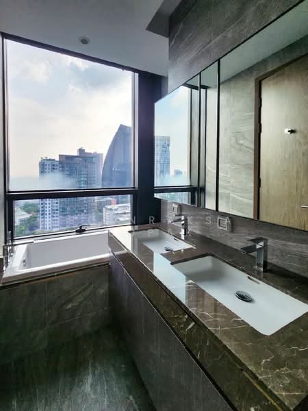The Esse Sukhumvit 36, Bangkok, Soi Sukhumvit 36, Sukhumvit Road, Phra Kanong, Khlong Toei, Bangkok, 2 Bedrooms, 72 sqm, Condo For Rent, by Boonraksa Sopak, 500289652 - DDproperty.com