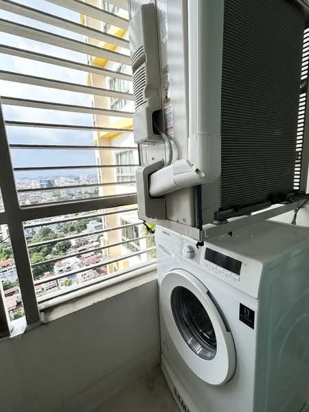 Q House Condo Sathorn, Bangkok, Thonburi Road, Khlong Ton Sai, Khlong San, Bangkok, 2 Bedrooms, 71 sqm, Condo For Rent, by Vichai  Annavakulthorn, 500289654 - DDproperty.com