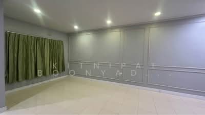 ขาย - ทาวน์เฮ้าส์ 4-ห้องนอน, กรุงเทพ