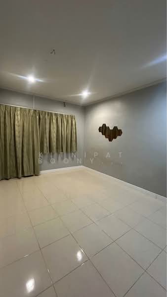 ทาวน์เฮ้าส์ 4-ห้องนอน, กรุงเทพ, ดอกไม้, ประเวศ, กรุงเทพ, 220 ตร.ม., ทาวน์เฮ้าส์ ขาย, โดย Kitnipat Boonyadhammakul, 500289760 - DDproperty.com