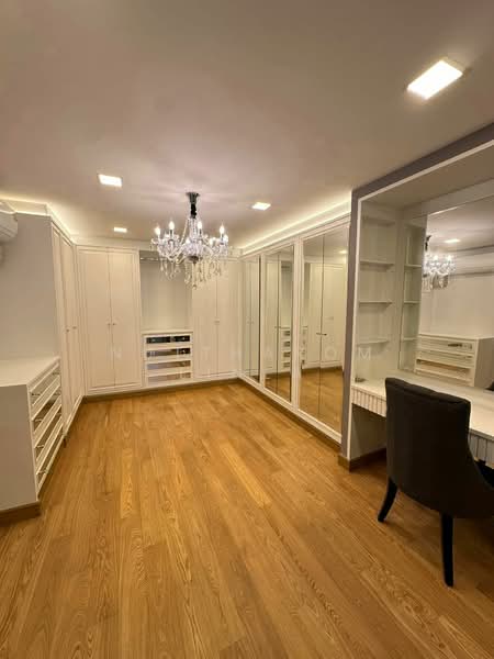 Ficus Lane, Bangkok, Soi Sukhumvit 44/1, Phra Kanong, Khlong Toei, Bangkok, 3 Bedrooms, 244 sqm, Condo For Sale, by Nuttharom Linla, 500289787 - DDproperty.com