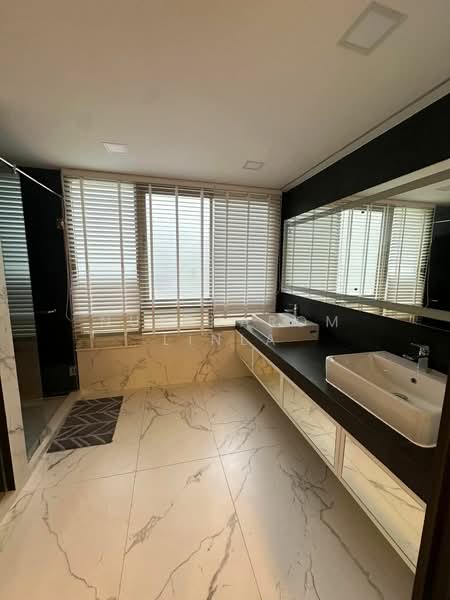 Ficus Lane, Bangkok, Soi Sukhumvit 44/1, Phra Kanong, Khlong Toei, Bangkok, 3 Bedrooms, 244 sqm, Condo For Sale, by Nuttharom Linla, 500289787 - DDproperty.com