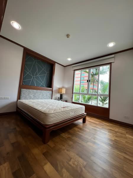 The Bangkok Sukhumvit 43, Bangkok, Soi Sukhumvit 43, Khlong Tan Nua, Watthana, Bangkok, 2 Bedrooms, 114 sqm, Condo For Sale, by Nuttharom Linla, 500289805 - DDproperty.com