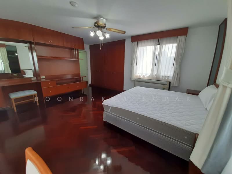 Four Wings Mansion, Bangkok, 32 Soi Sukhumvit 11, Khlongtoei Nua, Watthana, Bangkok, 3 Bedrooms, 220 sqm, Apartment For Rent, by Boonraksa Sopak, 500289842 - DDproperty.com