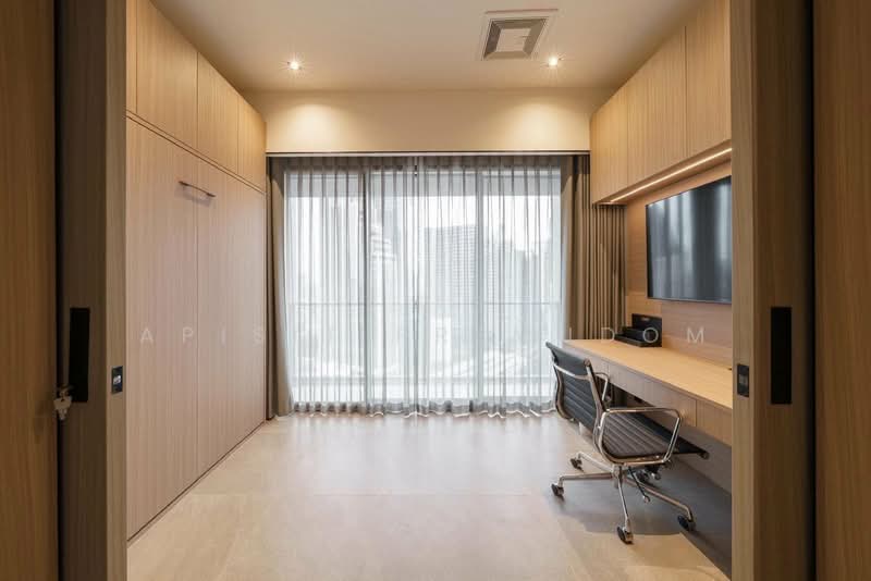 The Strand Thonglor, Bangkok, 36 Soi Sukhumvit 55, Khlong Tan Nua, Watthana, Bangkok, 2 Bedrooms, 110 sqm, Condo For Rent, by Apisit Premudom, 500289844 - DDproperty.com