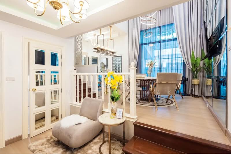 Crystal Ville, Bangkok, Pradit Manutham, Lat Phrao, Lat Phrao, Bangkok, 4 Bedrooms, 240 sqm, Townhouse For Rent, by Kitnipat Boonyadhammakul, 500289855 - DDproperty.com