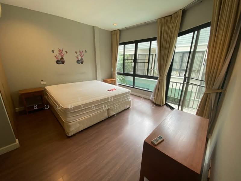 Veranda Ville, Bangkok, Soi Sukhumvit 38, Phra Kanong, Khlong Toei, Bangkok, 4 Bedrooms, 350 sqm, Single Detached House For Rent, by Kitnipat Boonyadhammakul, 500289865 - DDproperty.com