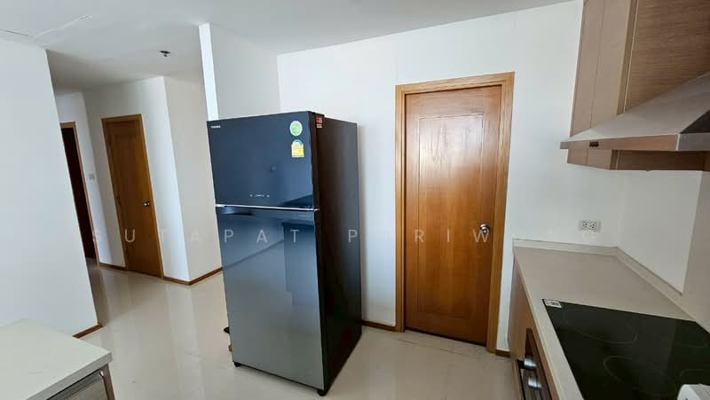 The Empire Place, Bangkok, 88 Narathiwatratchanakharin Road, Thung Maha Mek, Sathon, Bangkok, 3 Bedrooms, 371 sqm, Condo For Sale, by Sutapat Pariwong, 500289887 - DDproperty.com
