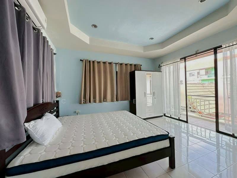 House for Sale Khao Noi East Pattaya, Chon Buri (Pattaya), Bang Lamung, Bang Lamung (Pattaya), Chon Buri (Pattaya), 4 Bedrooms, 292 sqm, Single Detached House For Sale, by PLC real estate, 500289998 - DDproperty.com