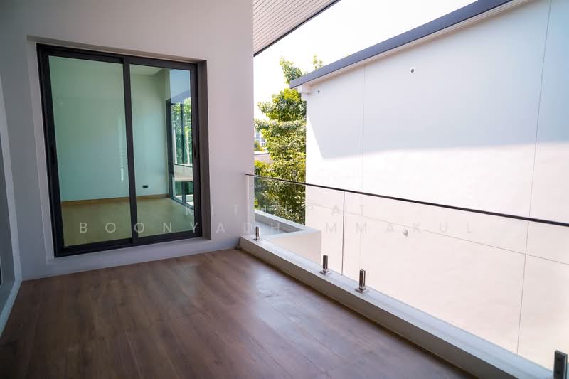 The Glamor Ekkamai – Praditmanutham, Bangkok, Soi Praditmanutham 8, Khlong Chaokhun Sing, Wang Thonglang, Bangkok, 3 Bedrooms, 450 sqm, Single Detached House For Sale, by Kitnipat Boonyadhammakul, 500290040 - DDproperty.com