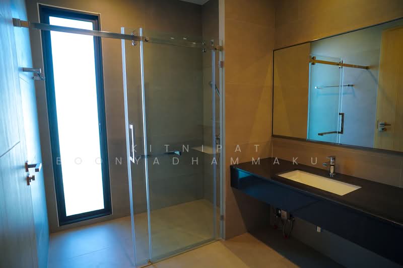 The Glamor Ekkamai – Praditmanutham, Bangkok, Soi Praditmanutham 8, Khlong Chaokhun Sing, Wang Thonglang, Bangkok, 3 Bedrooms, 450 sqm, Single Detached House For Sale, by Kitnipat Boonyadhammakul, 500290040 - DDproperty.com