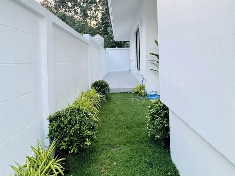 House for Sale Nong Pla Lai Pattaya East 3 Bedrooms Built in, Chon Buri (Pattaya), Bang Lamung, Bang Lamung (Pattaya), Chon Buri (Pattaya), 3 Bedrooms, 200 sqm, Single Detached House For Sale, by PLC real estate, 500290080 - DDproperty.com
