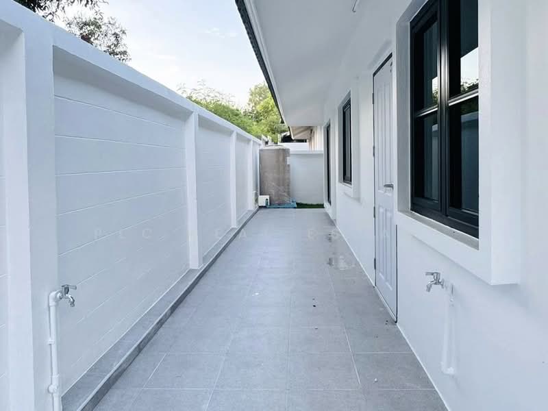 House for Sale Nong Pla Lai Pattaya East 3 Bedrooms Built in, Chon Buri (Pattaya), Bang Lamung, Bang Lamung (Pattaya), Chon Buri (Pattaya), 3 Bedrooms, 200 sqm, Single Detached House For Sale, by PLC real estate, 500290080 - DDproperty.com