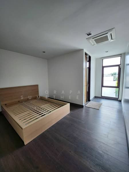 3-BR Townhouse, Bangkok, Khlong Tan Nua, Watthana, Bangkok, 3 Bedrooms, 350 sqm, Townhouse For Sale, by Orapa Sumetheesirisakul, 500290100 - DDproperty.com