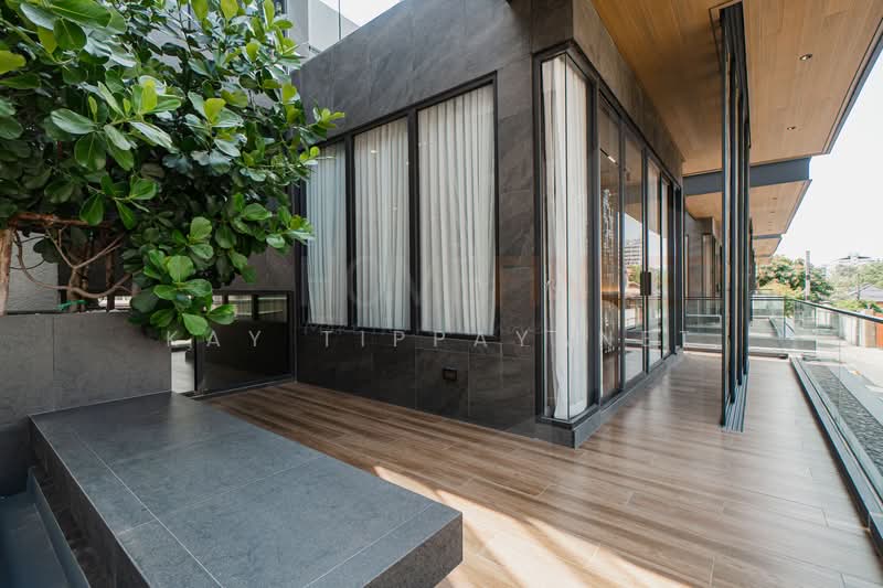 THIRRA Ladprao, Bangkok, Chan Kasem, Chatuchak, Bangkok, 5 Bedrooms, 575 sqm, Villa For Sale, by Kay Tippayanet, 500290151 - DDproperty.com