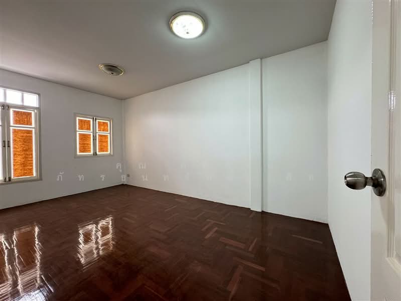Moobaan Piyawararom Khlong 4, Pathum Thani, Sawai Pracharat Road, Bang Yitho, Thanyaburi, Pathum Thani, 3 Bedrooms, 120 sqm, Townhouse For Sale, by คุณ คติพจน์ ภัทรธนทรัพย์ (พีท), 500290225 - DDproperty.com