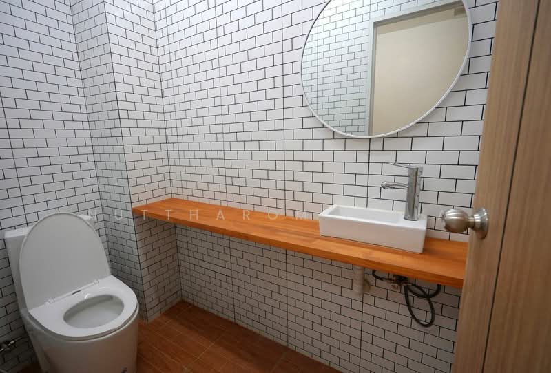 3-BR Townhouse, Bangkok, Khlong Ton Sai, Khlong San, Bangkok, 3 Bedrooms, 200 sqm, Townhouse For Sale, by Nuttharom Linla, 500290238 - DDproperty.com