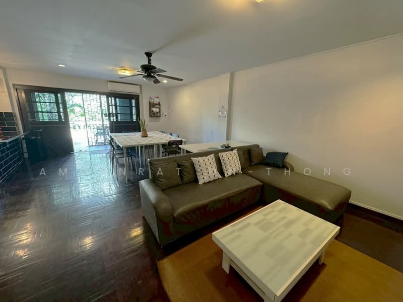 Townhouse, Bangkok, Khlongtoei Nua, Watthana, Bangkok, 6 Bedrooms, 450 sqm, Townhouse For Rent, by Amornrat On-Thong, 500290250 - DDproperty.com