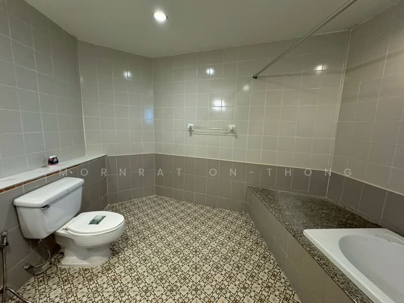 Townhouse, Bangkok, Khlongtoei Nua, Watthana, Bangkok, 6 Bedrooms, 450 sqm, Townhouse For Rent, by Amornrat On-Thong, 500290250 - DDproperty.com