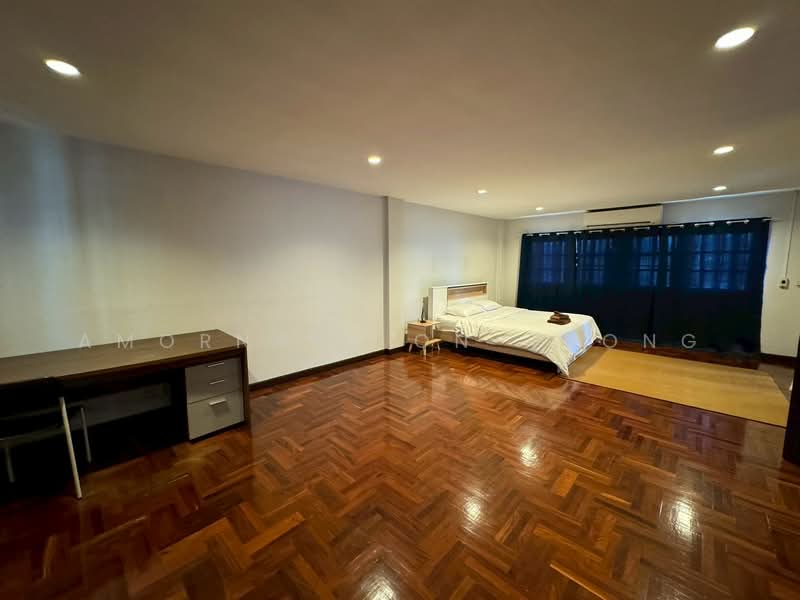 Townhouse, Bangkok, Khlongtoei Nua, Watthana, Bangkok, 6 Bedrooms, 450 sqm, Townhouse For Rent, by Amornrat On-Thong, 500290250 - DDproperty.com