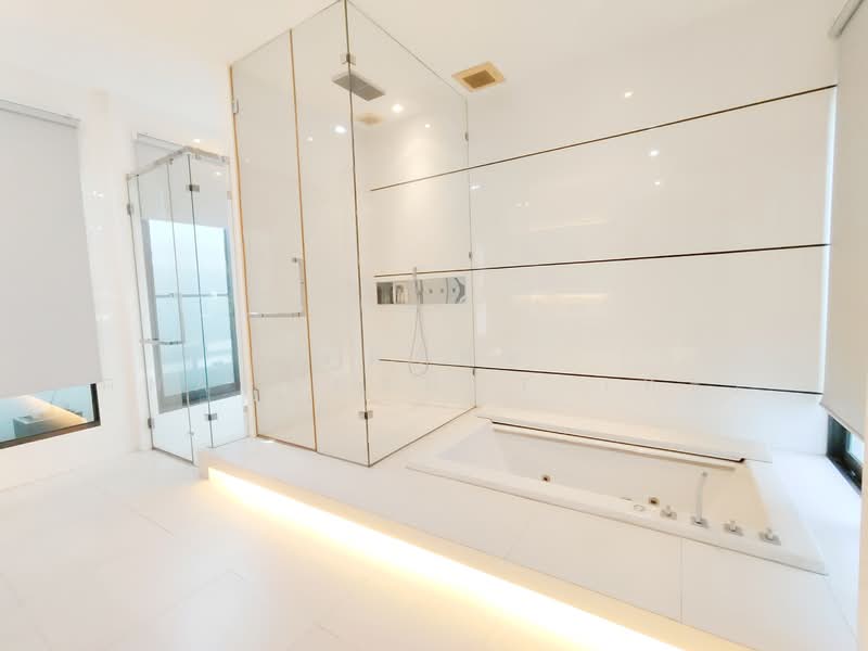 Ladawan Rattanathibet, Nonthaburi, Rattanathibet Road, Bang Rak Noi, Muang Nonthaburi, Nonthaburi, 4 Bedrooms, 400 sqm, Single Detached House For Sale, by รพีร์ทัธ Rhapeethut (ทัธ), 500290273 - DDproperty.com