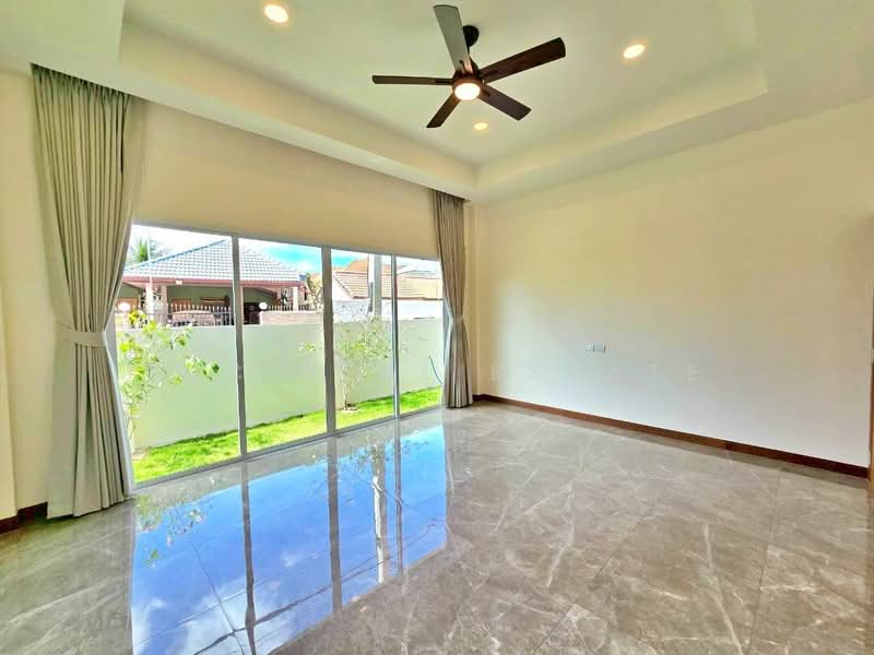 Modern Pool Villa for Sale Near Mabprachan East Pattaya, Chon Buri (Pattaya), Bang Lamung, Bang Lamung (Pattaya), Chon Buri (Pattaya), 3 Bedrooms, 260 sqm, Villa For Sale, by PLC real estate, 500290302 - DDproperty.com