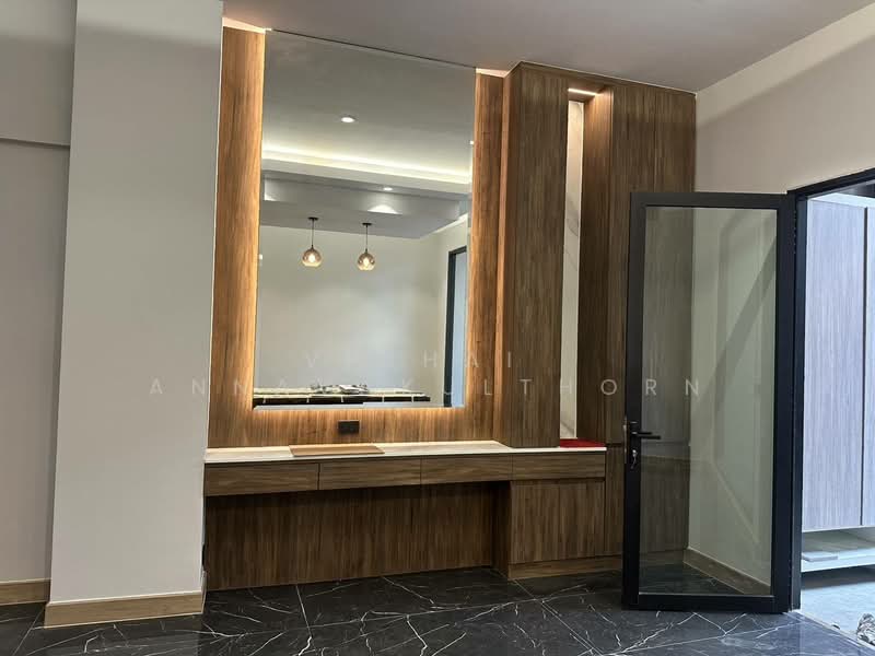 Regent 71 Place, Bangkok, Phra Kanong Nua, Watthana, Bangkok, 4 Bedrooms, 350 sqm, Townhouse For Rent, by Vichai  Annavakulthorn, 500290324 - DDproperty.com