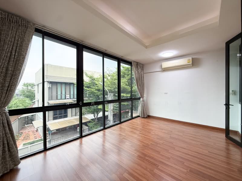 Areeya Tobe Kaset-Nawamintr, Bangkok, Lat Pla Khao Road, Chorake Bua, Lat Phrao, Bangkok, 3 Bedrooms, 220 sqm, Townhouse For Sale, by อภิมงคล สุขเกษม, 500290426 - DDproperty.com