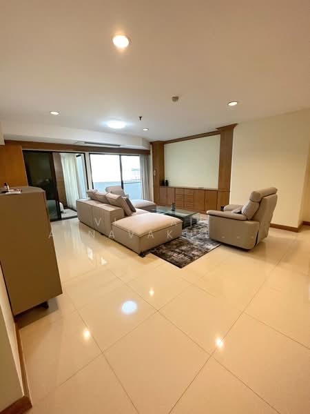 Fifty Fifth Tower, Bangkok, 84 Soi Sukhumvit 55, Sukhumvit Road, Khlong Tan Nua, Watthana, Bangkok, 3 Bedrooms, 170 sqm, Condo For Rent, by Vichai  Annavakulthorn, 500290473 - DDproperty.com